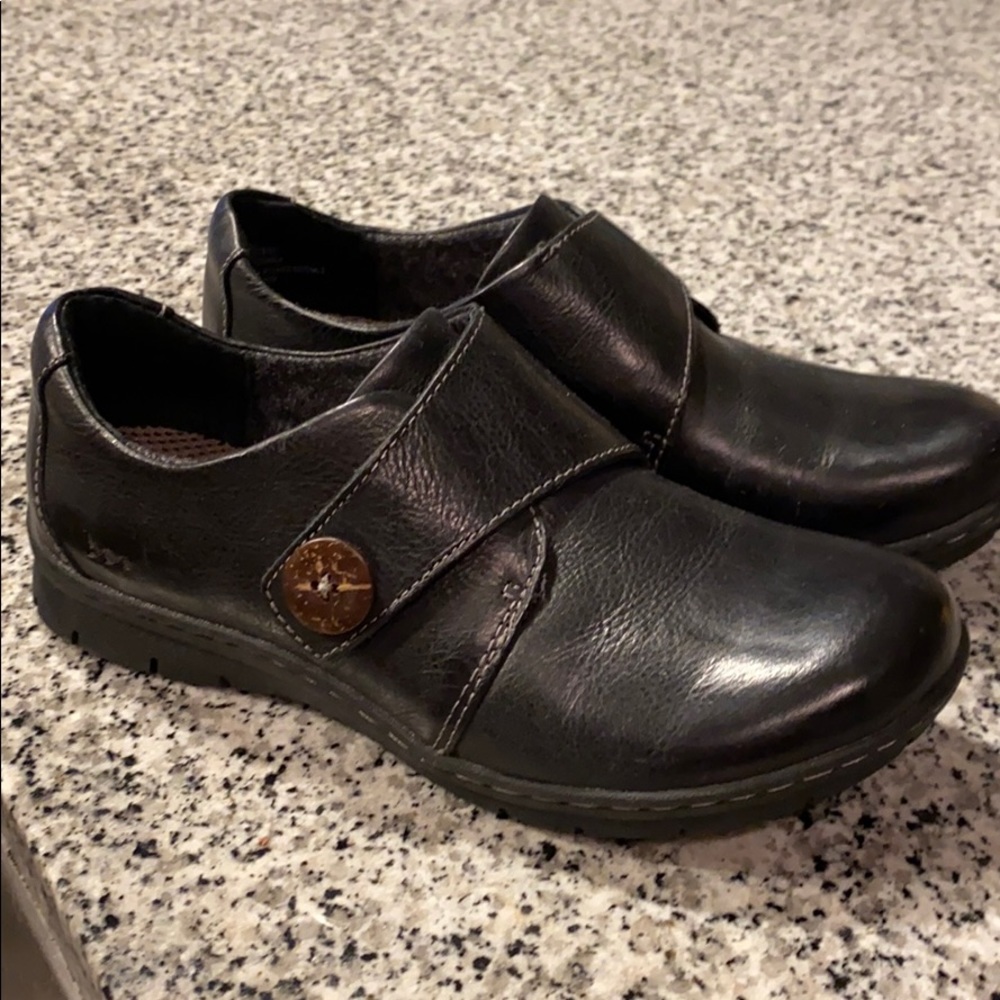 Women’s black leather shoes